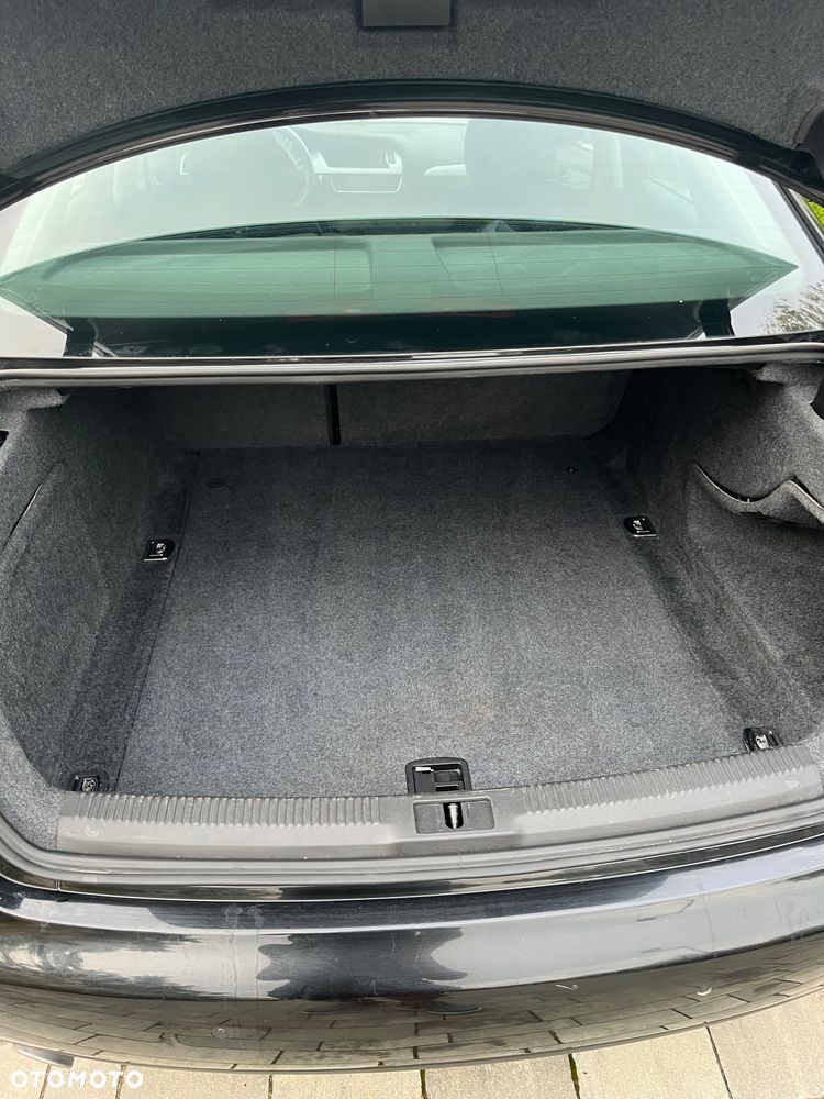 Audi A4 Limousine - 17