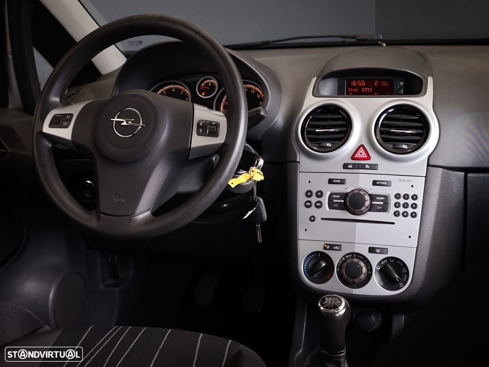 Opel Corsa 1.2 Cosmo - 37