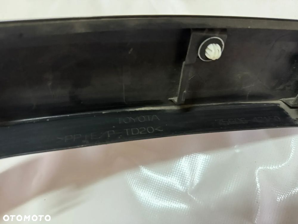 Listwa błotnika | lewa tył | Toyota Rav 4 | RAV4 V - 75606-42150 - 3