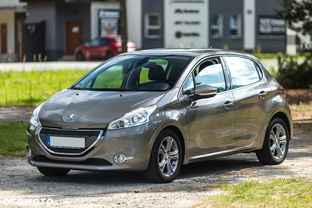 Peugeot 208 e-HDi 115 Stop&Start Allure - 4