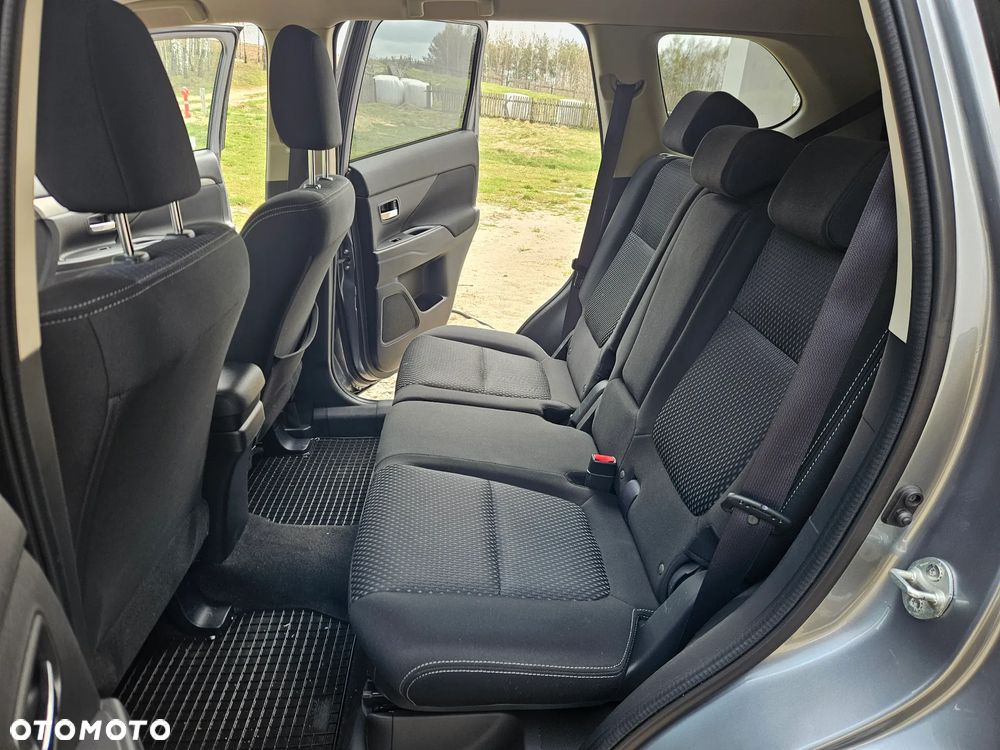 Mitsubishi Outlander 2.0 Intense + SDA 4WD CVT - 26