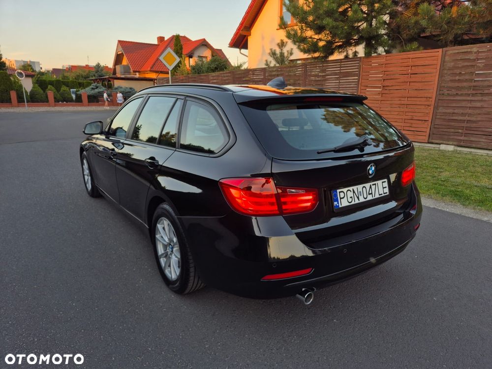 BMW 3 Series 2012 photo 3