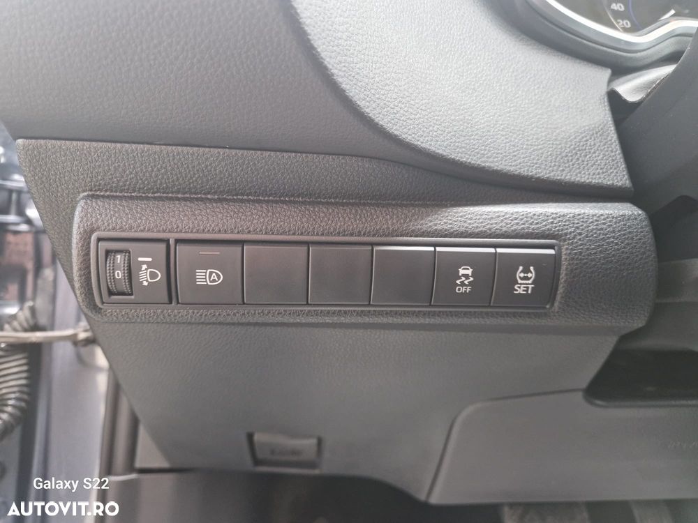 Toyota Corolla 1.8 HSD Eco - 11