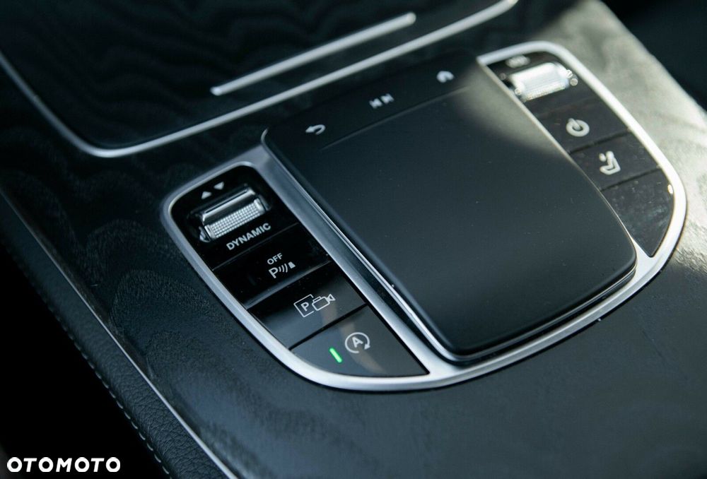 Mercedes-Benz Klasa E - 33