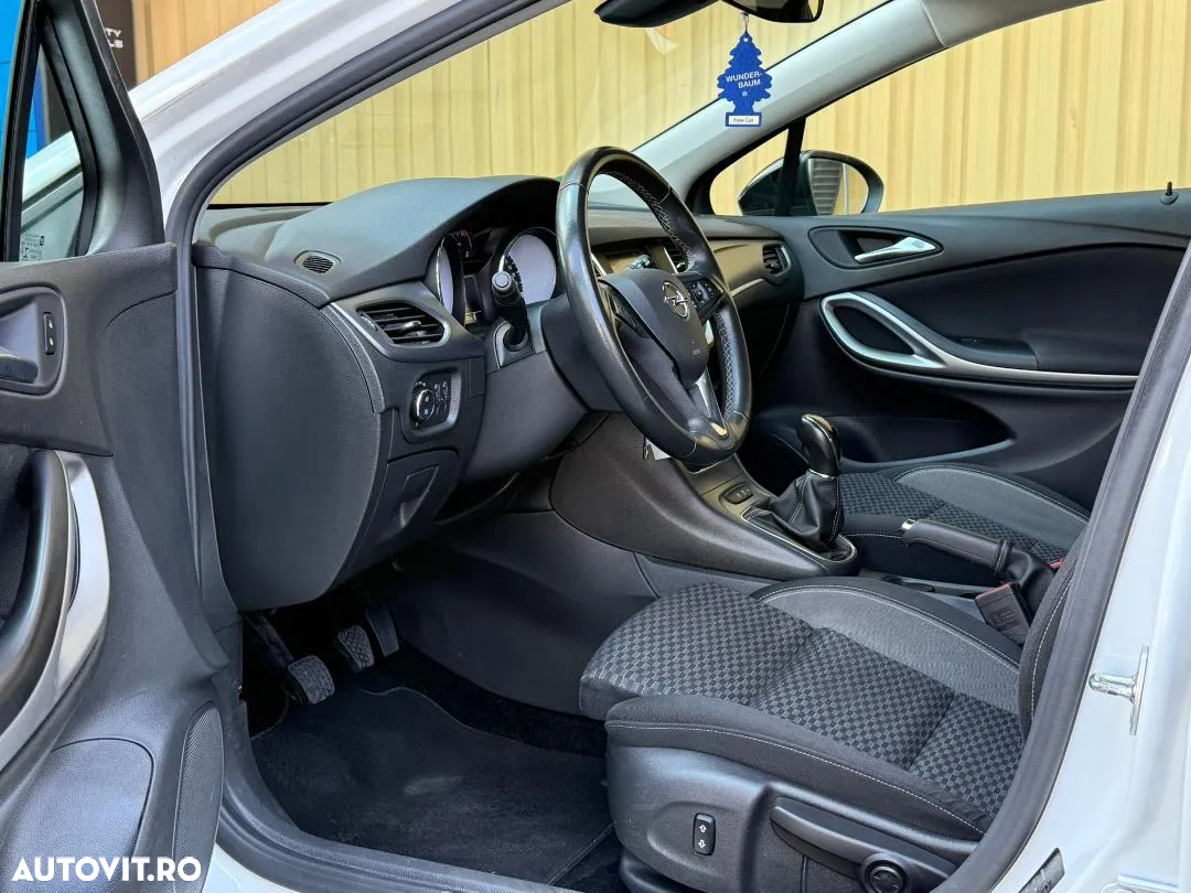 Opel Astra 1.2 Turbo Start/Stop Sports Tourer Design&Tech - 11