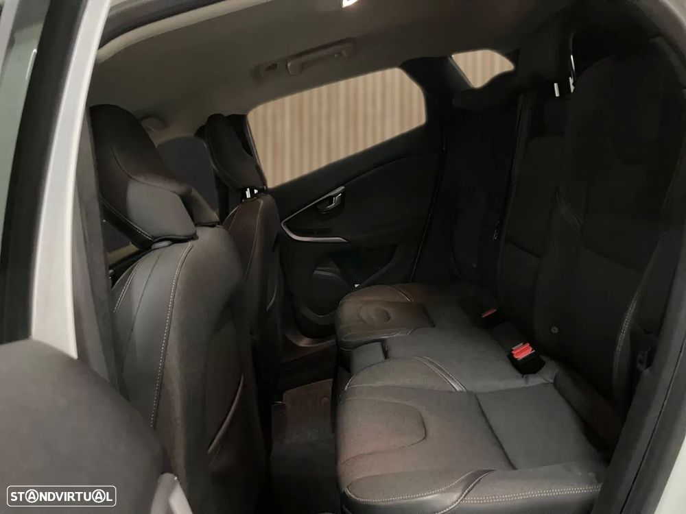 Volvo V40 Cross Country 1.6 D2 Momentum Powershift - 20