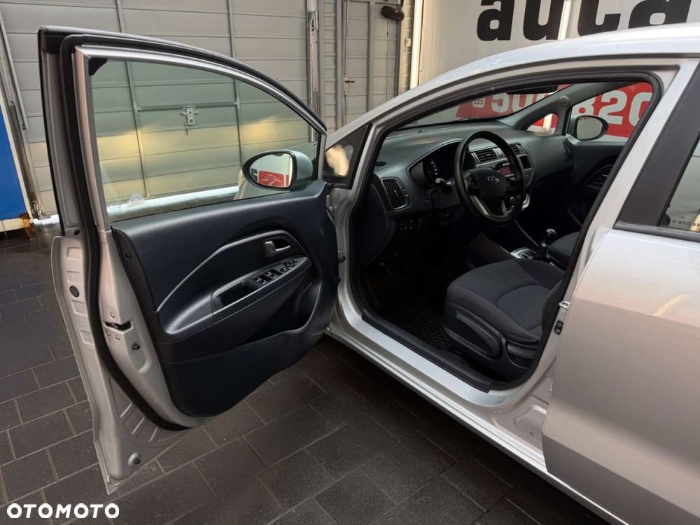 Kia Rio - 22