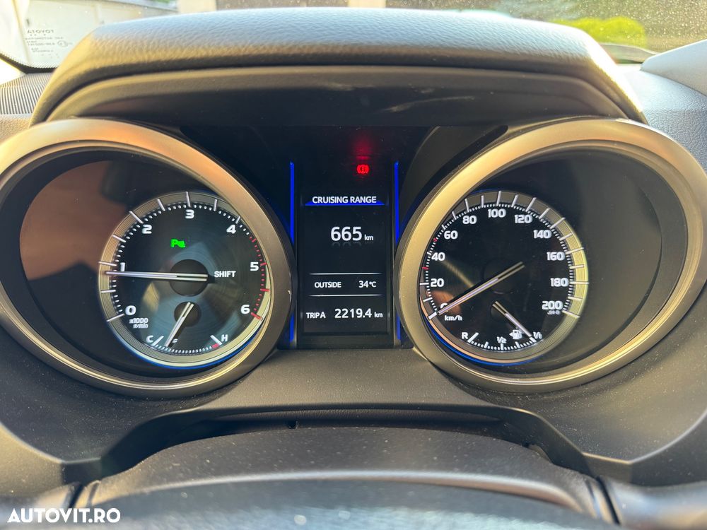 Toyota Land Cruiser 2.8l Turbo D-4D M/T Executive - 8