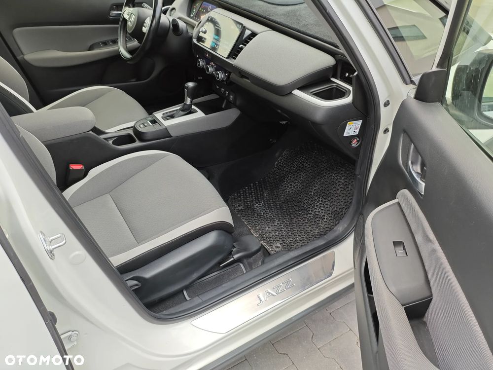 Honda Jazz 1.5 i-MMD Executive Crosstar (Czarny Dach) - 11
