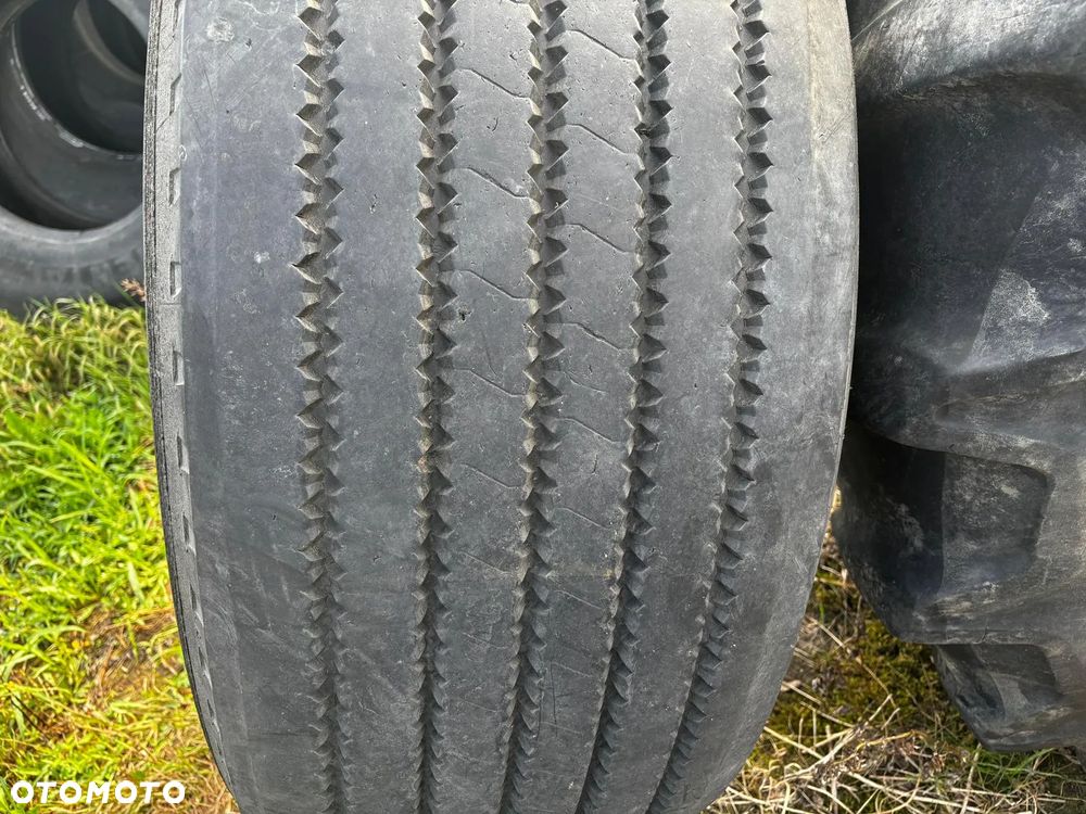 Opona ciężarowa Barum BT43 - 445/65R22,5