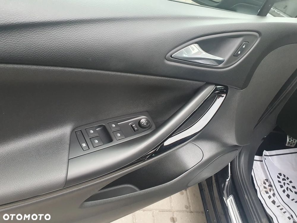 Opel Astra 1.2 T Business Elegance S&S - 12