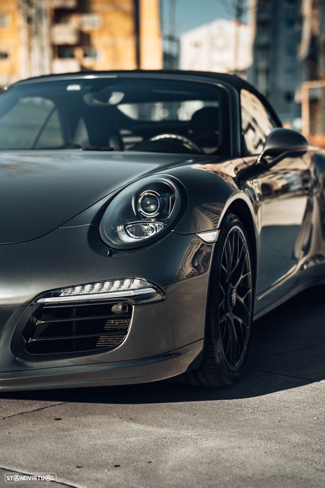 Porsche 911 Série F - 23