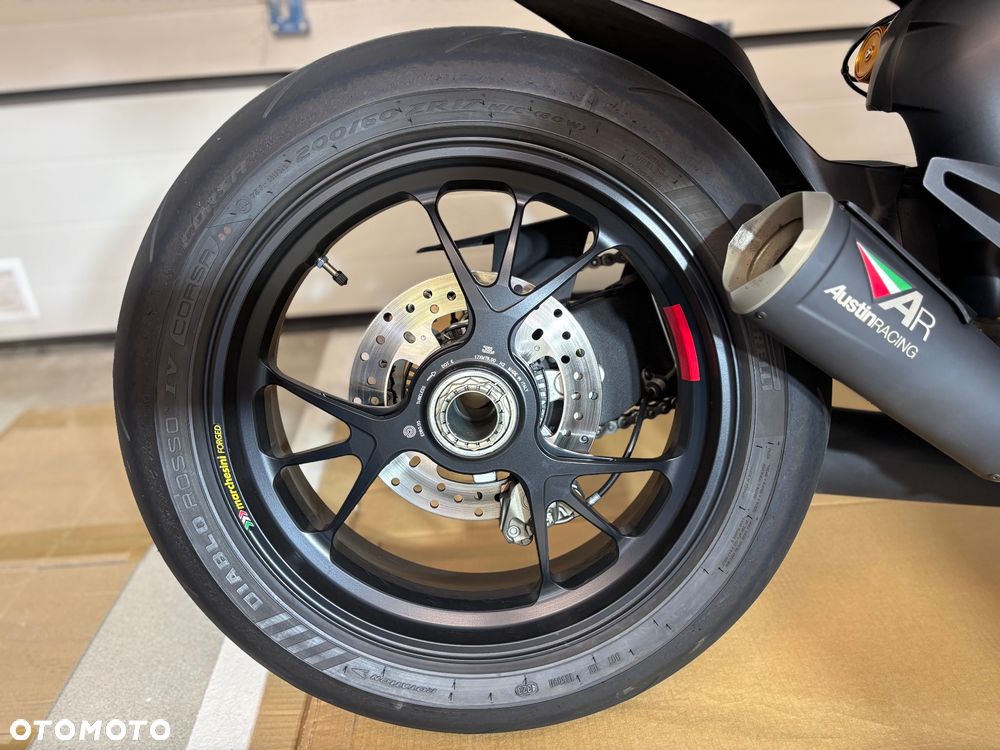 Ducati Streetfighter V4 - 23