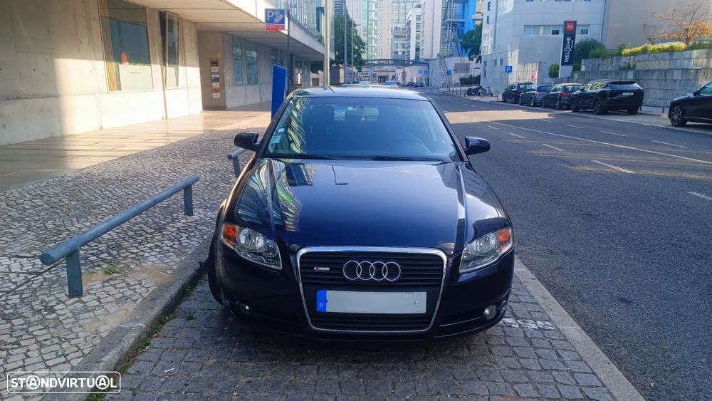 Audi A4 - 1