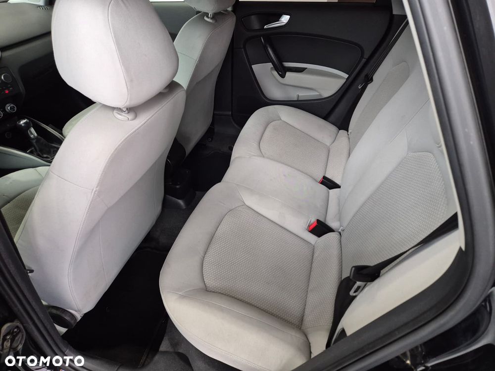 Audi A1 Sportback 1.6 TDI Attraction - 24