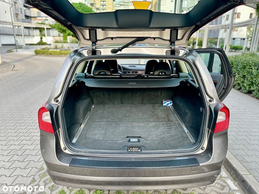 Volvo V70 D5 Summum - 18