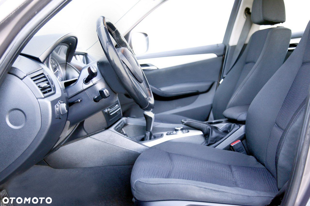BMW X1 sDrive18i - 16