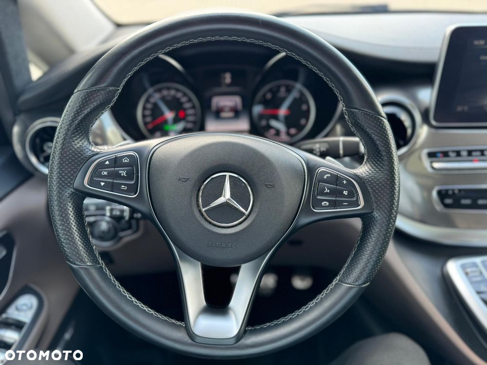 Mercedes-Benz Klasa V 300 d 4-Matic Exclusive 9G-Tronic (d³ugi) - 12