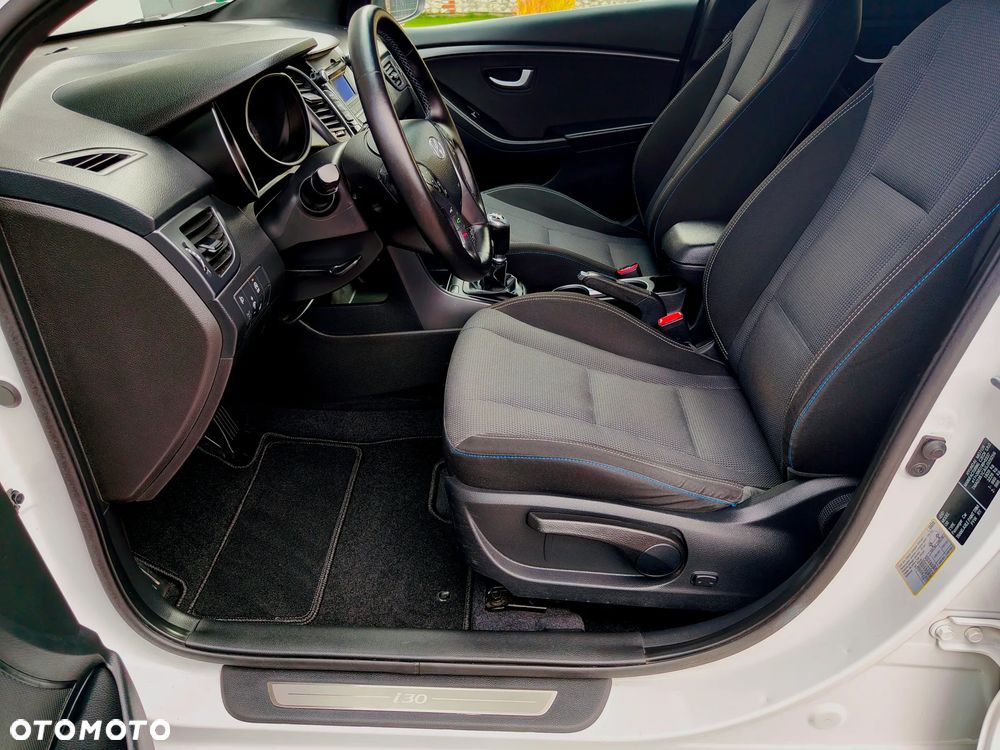 Hyundai i30 blue 1.6 GDI Passion - 20