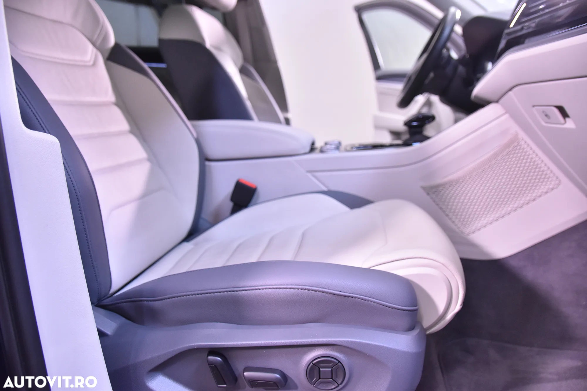 Volkswagen Touareg - 11