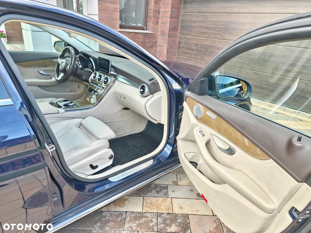 Mercedes-Benz Klasa C 250 (BlueTEC) d 4-Matic 7G-TRONIC - 25