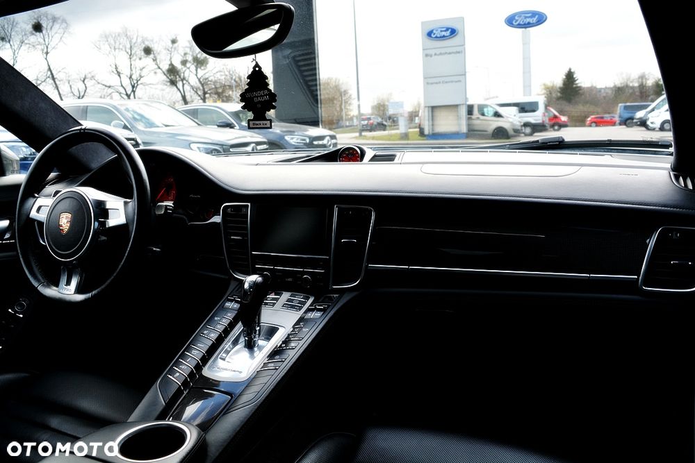 Porsche Panamera GTS - 9
