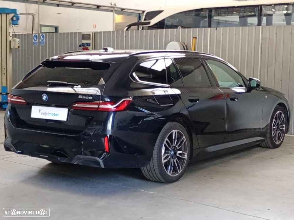 BMW 530 e Pack Desportivo M - 9