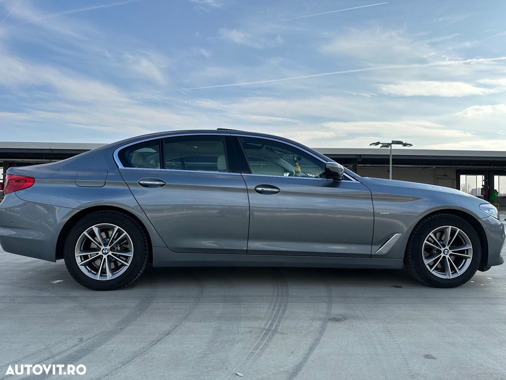 BMW Seria 5 520d xDrive AT - 11