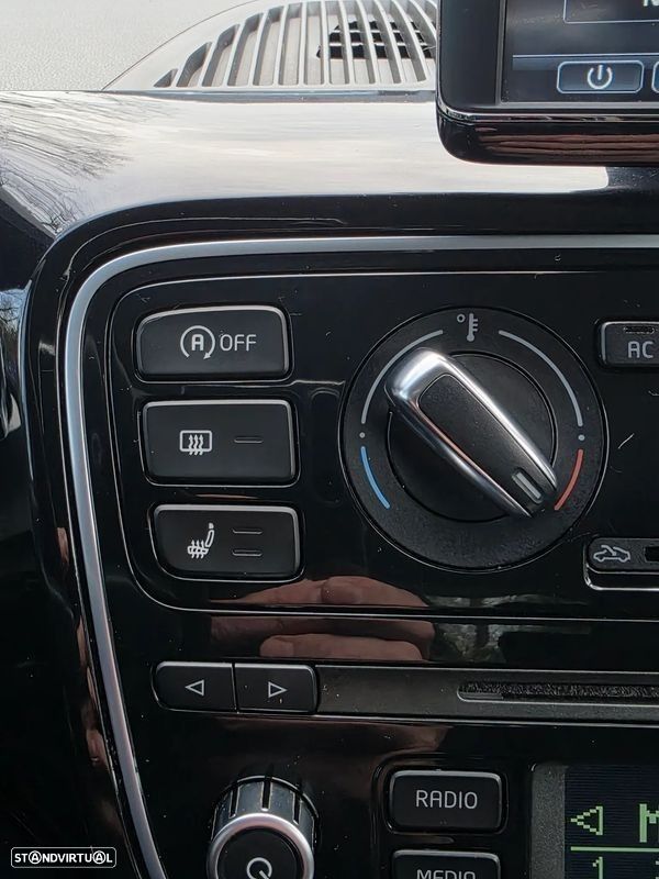 VW Up! - 15