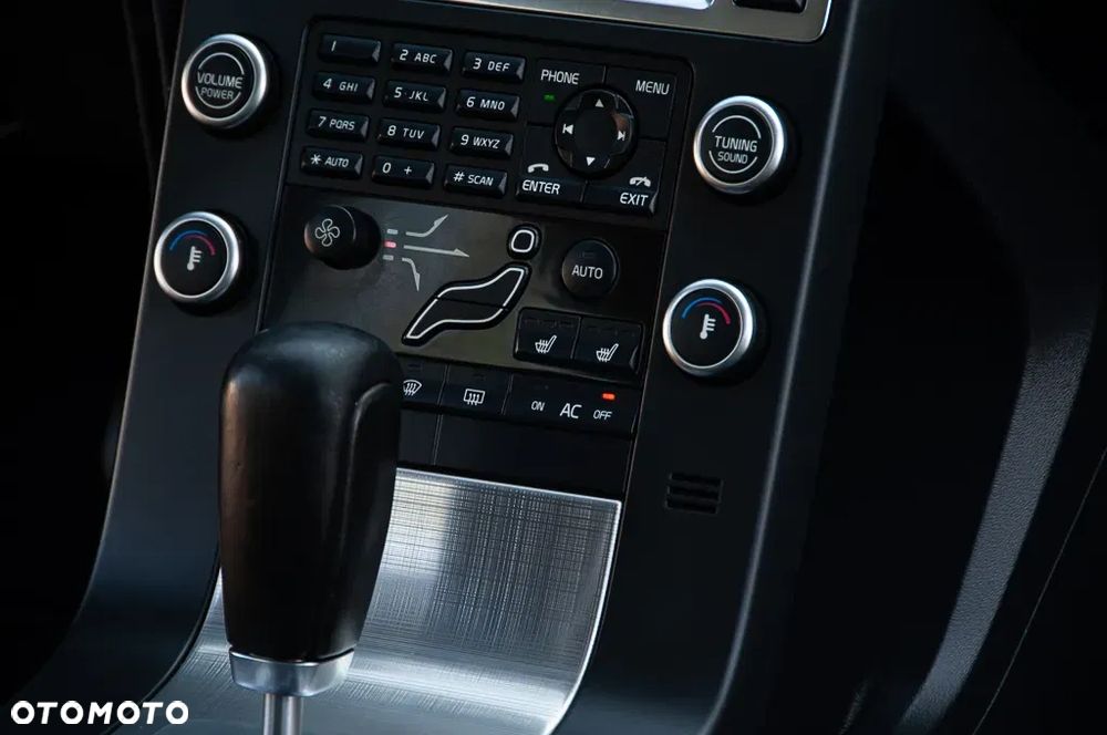 Volvo V70 2.4D Summum - 22