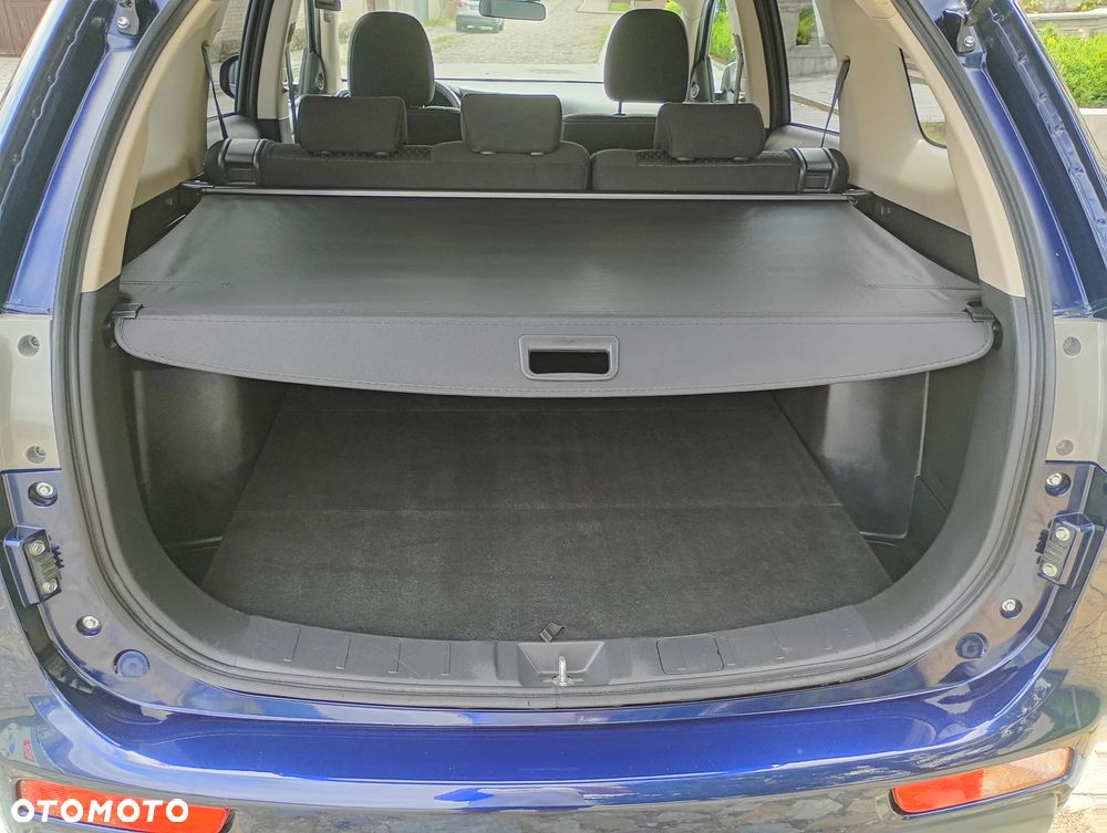 Mitsubishi Outlander 2.0 2WD Inform - 25