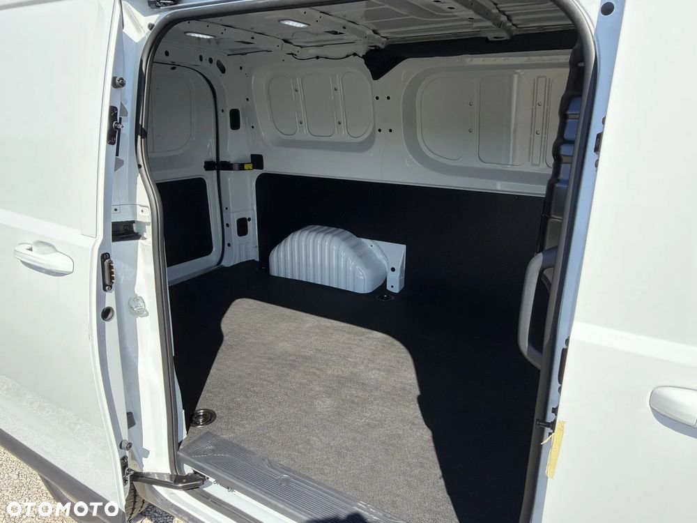 Maxus Deliver 7 L1H1 - 17