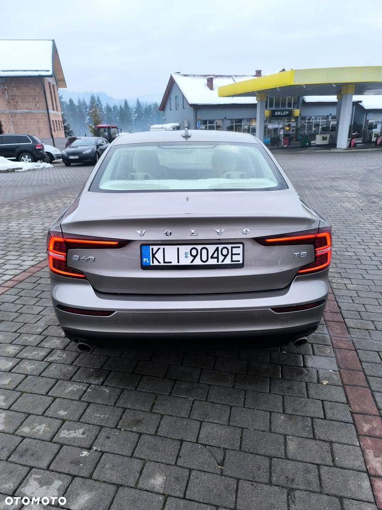 Volvo S60 T5 Momentum Pro - 5