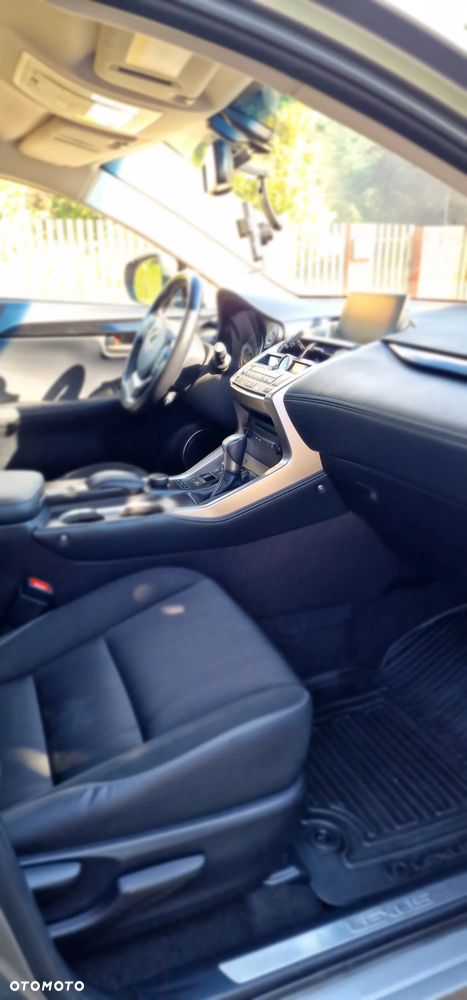 Lexus NX 300h Elite AWD - 10