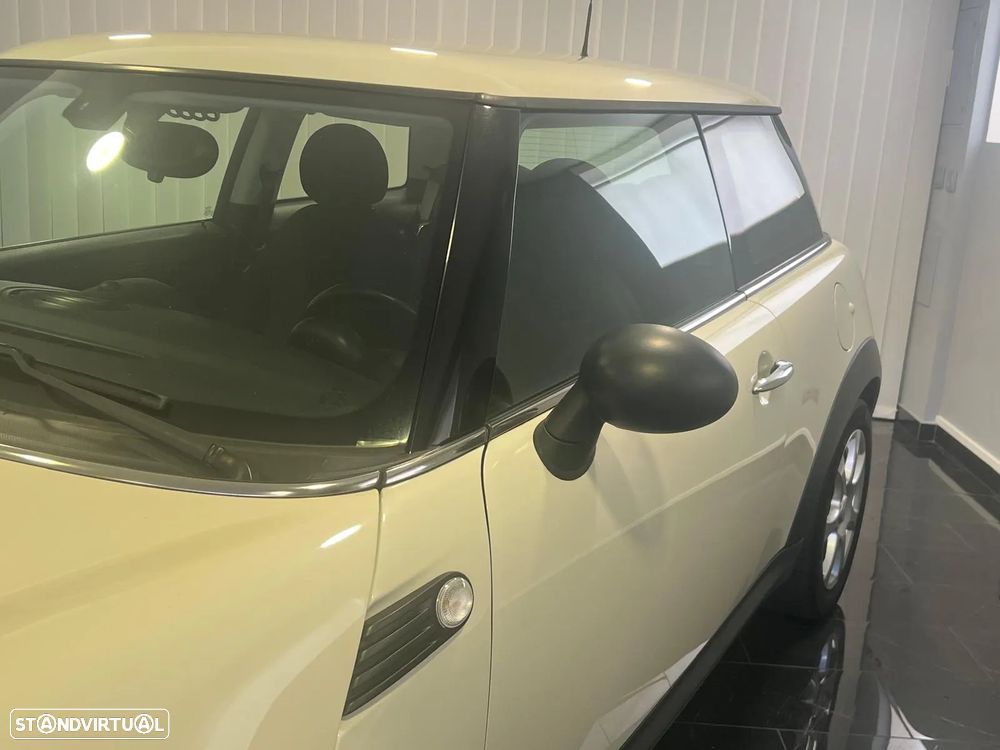 MINI 3 Portas One D - 17