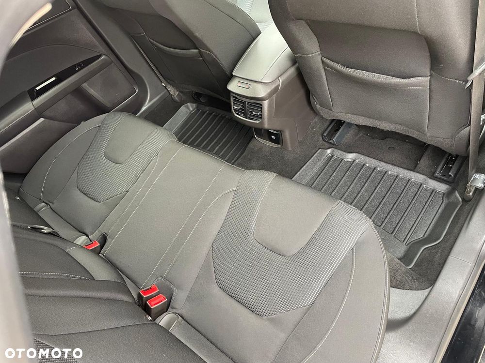 Ford Mondeo - 35