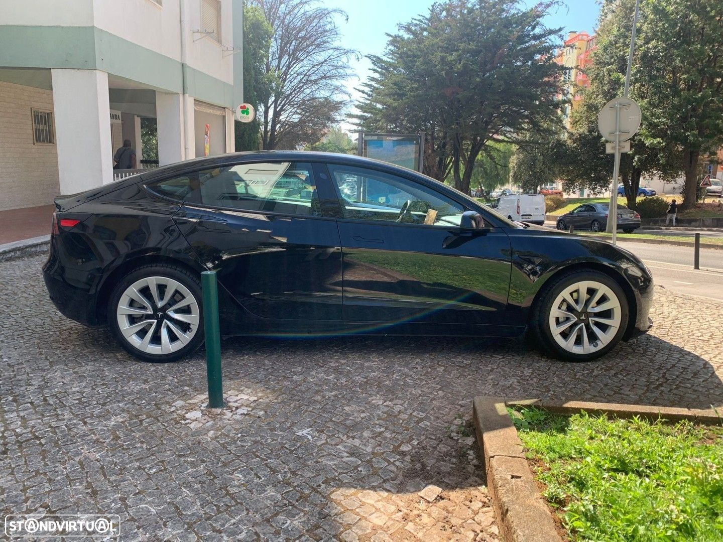 Tesla Model 3 - 7