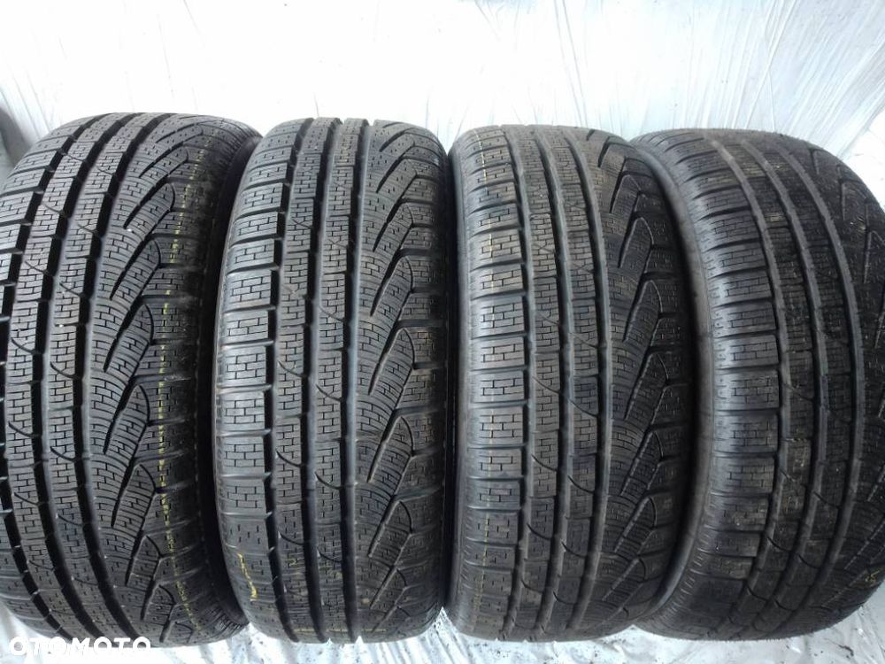 Pirelli Sottozero Winter 270 SERIA II 235/45 R20 2024 100W 8mm - 1