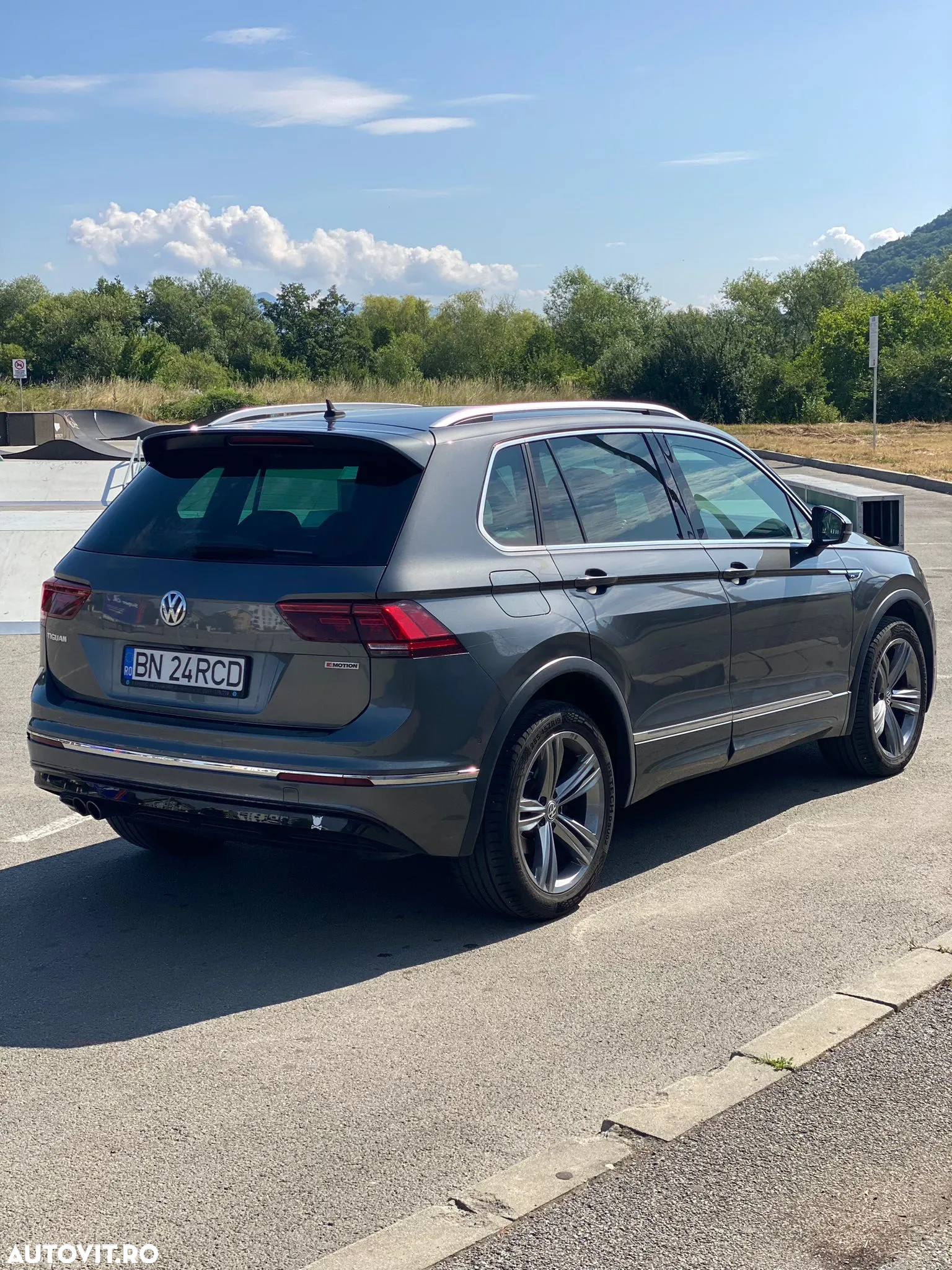 Volkswagen Tiguan 2.0 TDI 4Mot DSG Highline - 3