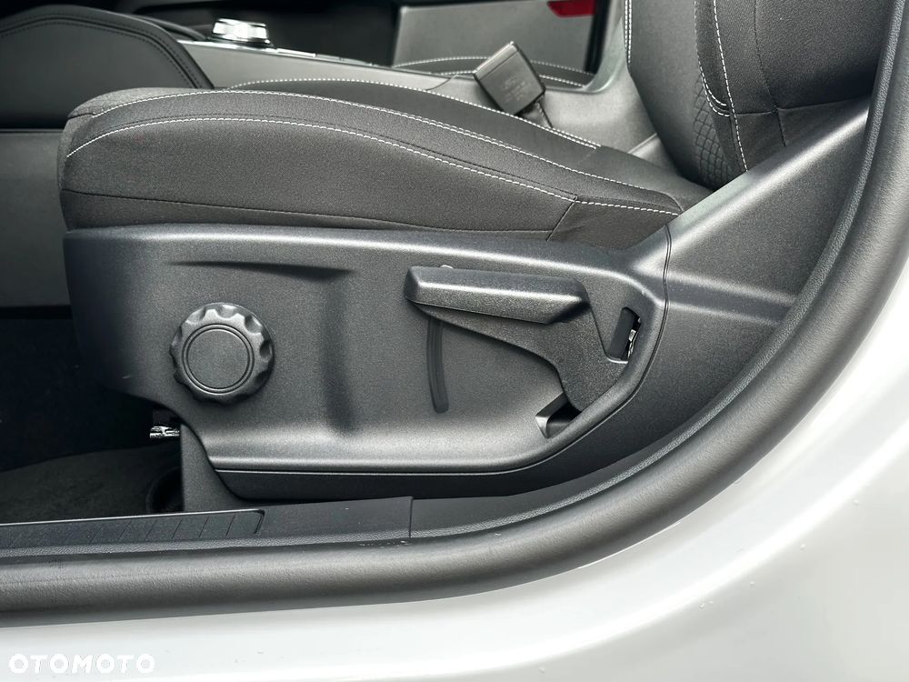 Ford Kuga 2.5 FHEV FWD Titanium - 23