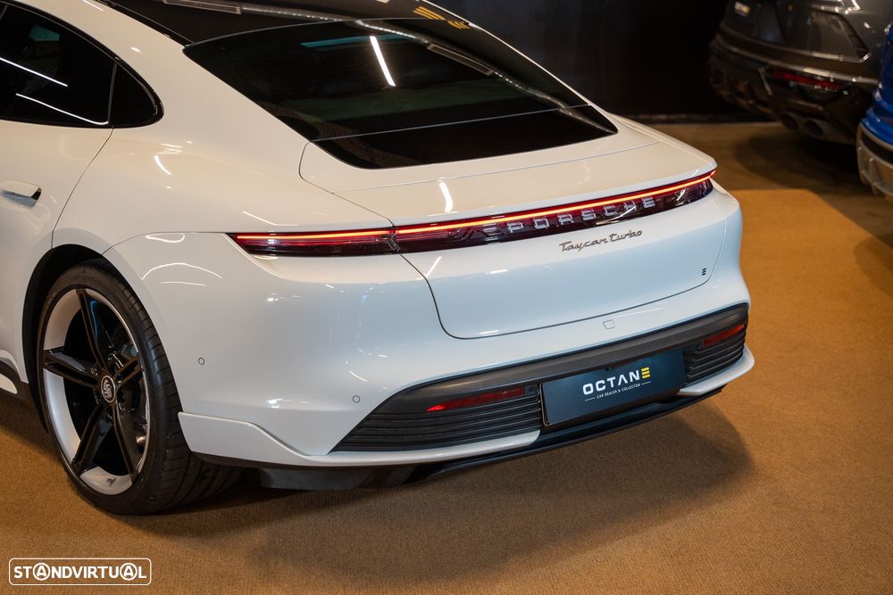 Porsche Taycan Turbo - 7