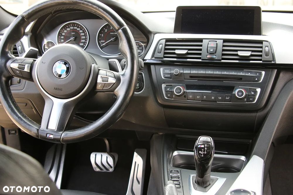 BMW Seria 3 335xi - 32