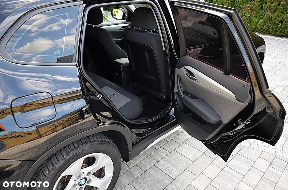 BMW X1 sDrive18d xLine - 19