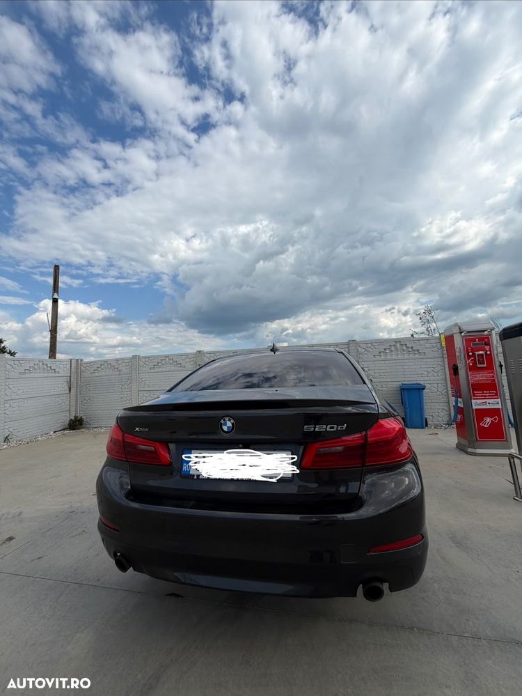 BMW Seria 5 520d xDrive AT - 12