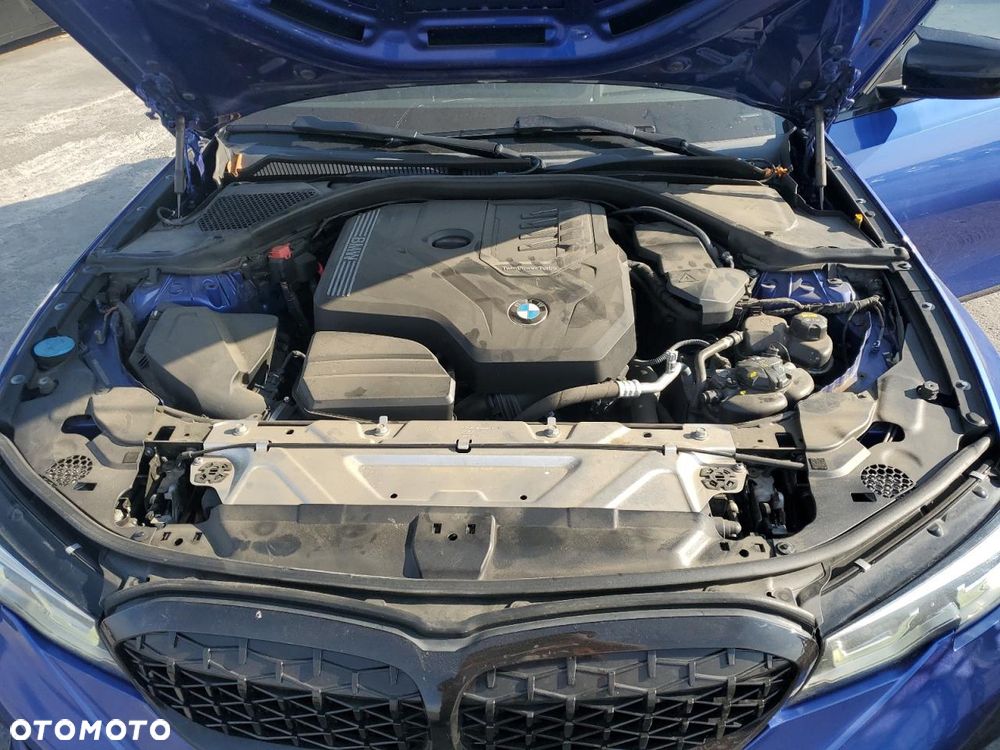BMW Seria 3 330i M Sport - 10