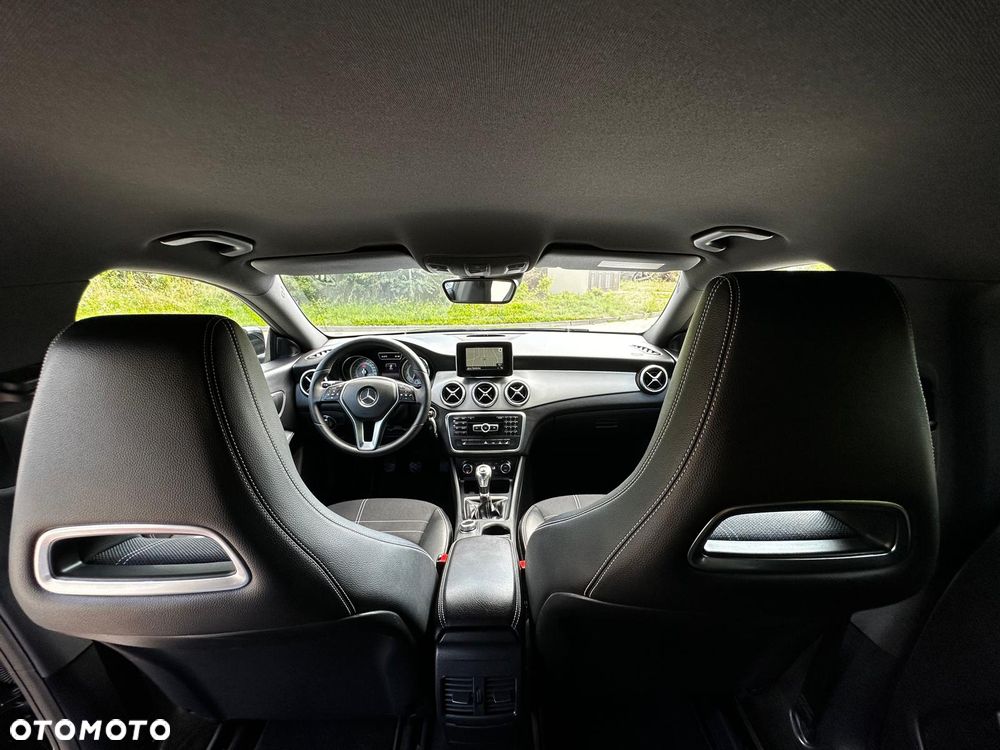 Mercedes-Benz CLA 200 Peak Edition - 3
