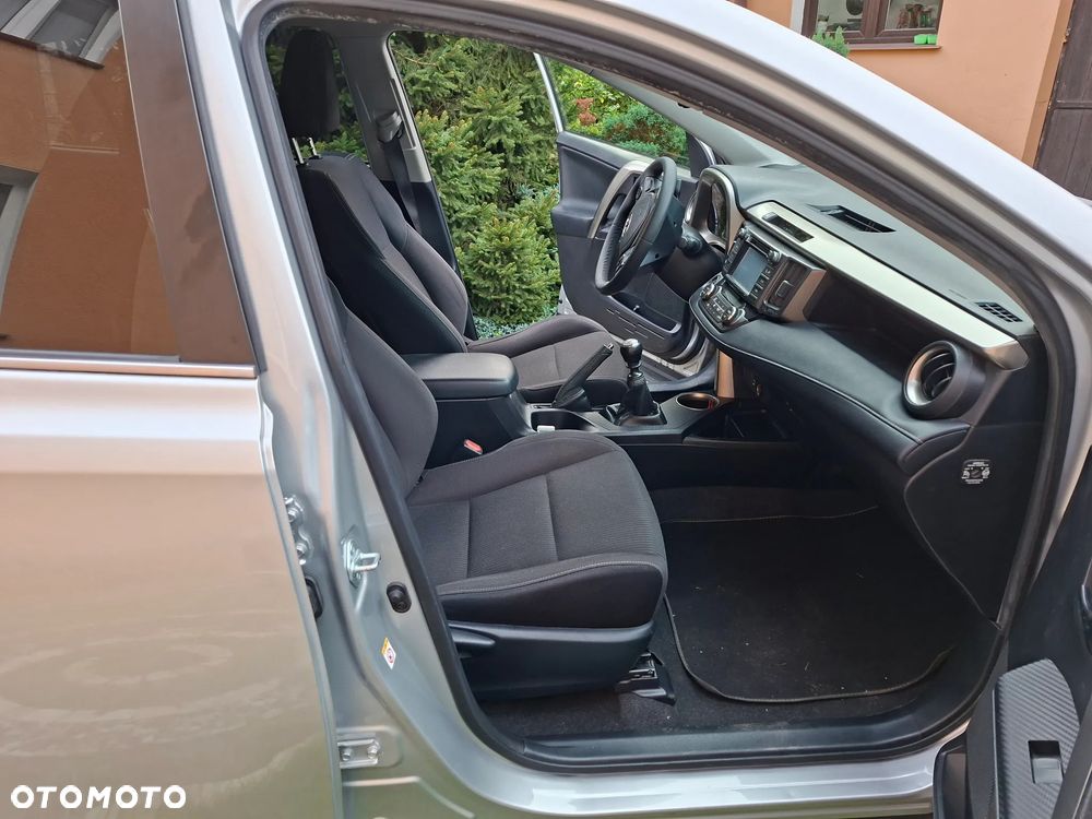 Toyota RAV4 2.0 D-4D Active 4x2 - 18