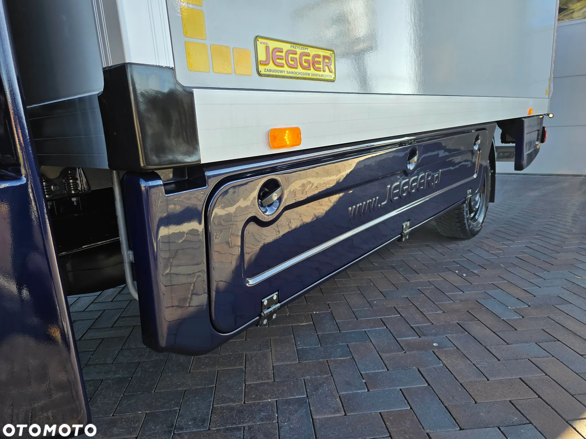 Mercedes-Benz SPRINTER 319 3.0 CDI KONTENER 4,28cmDługi 2,29cmSzero 2,24cmWysok + WINDA 750Kg 42Tyś km SERWIS DO OSTATNIEGO Km ASO MERCEDES-BENZ SALON PL STAN NOWY NOWY NOWY FABRYCZNA GWARANCJA - 20