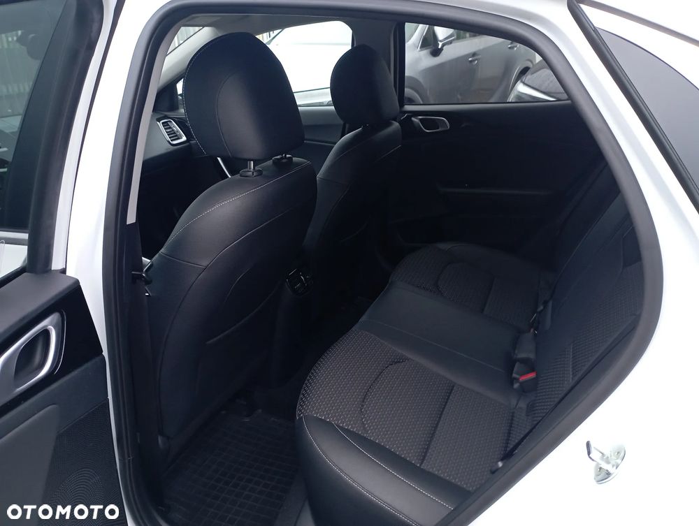 Kia XCeed 1.6 T-GDI L Business Line - 11