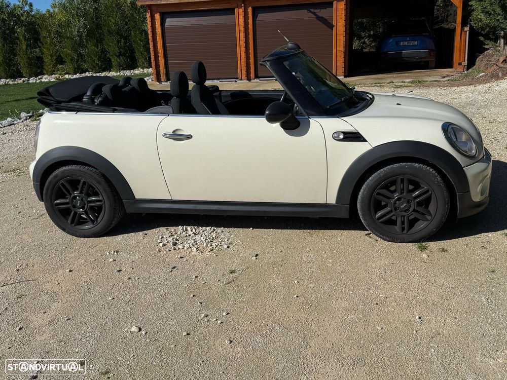 MINI Cabrio Cooper D - 12